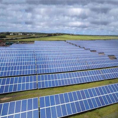 قیمت خوب سیستم های نصب زمینی خورشیدی گالوانیزه SS بار برف 30 فریم در ثانیه آنلاین